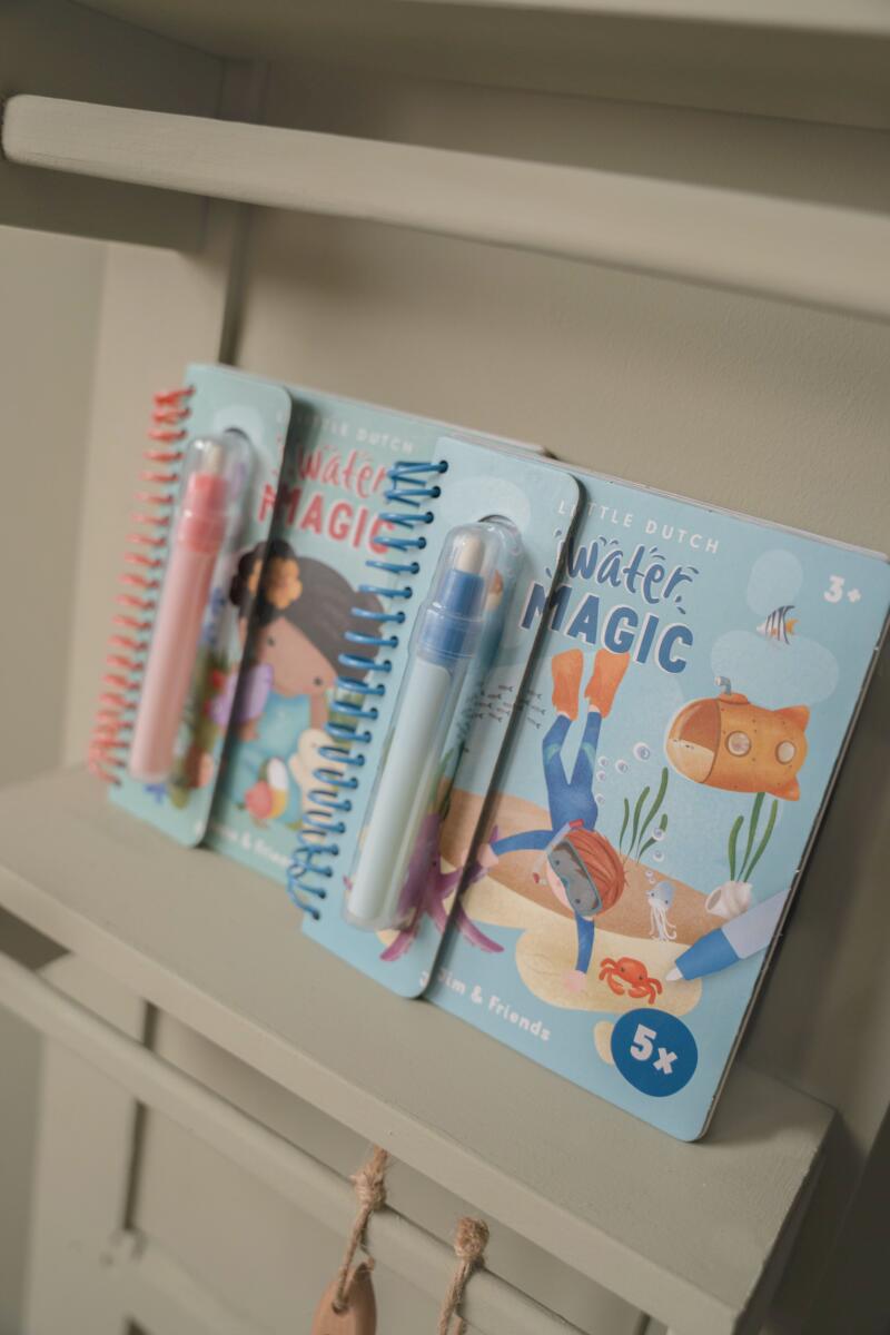 Little Dutch Watercolor book - maalaa vedellä - puuhakirja rose