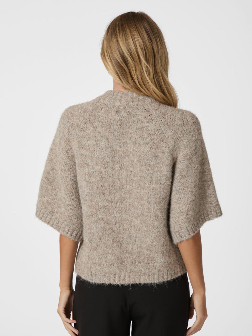 NEO NOIR – Benuta Fluffy Knit Cardigan – Light Brown