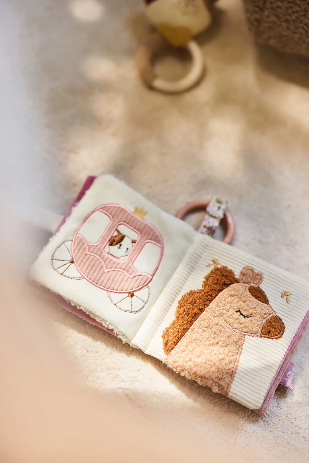 Jollein pehmeä aktiviteettikirja – Flower Fairies