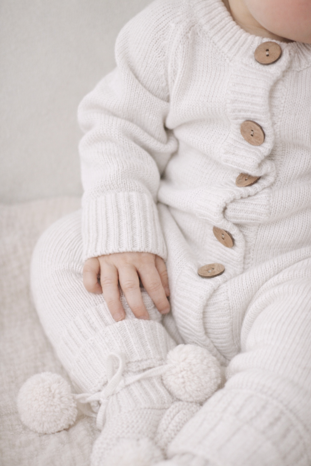 Swanie- vauvan neulehaalari