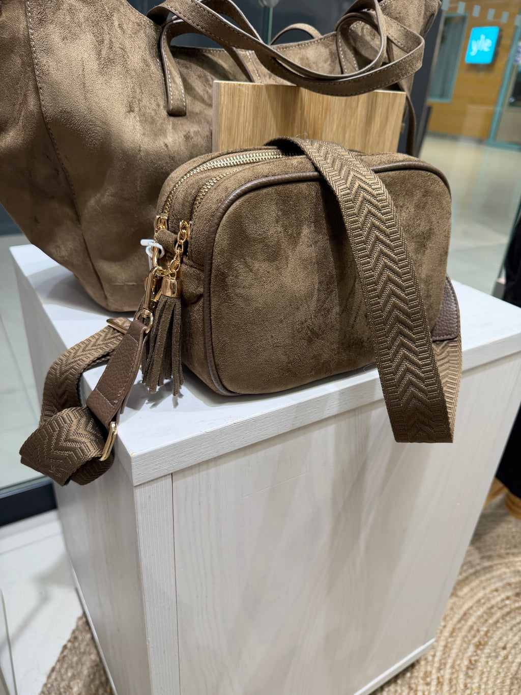 Selina & Co - Suede käsilaukku,taupe
