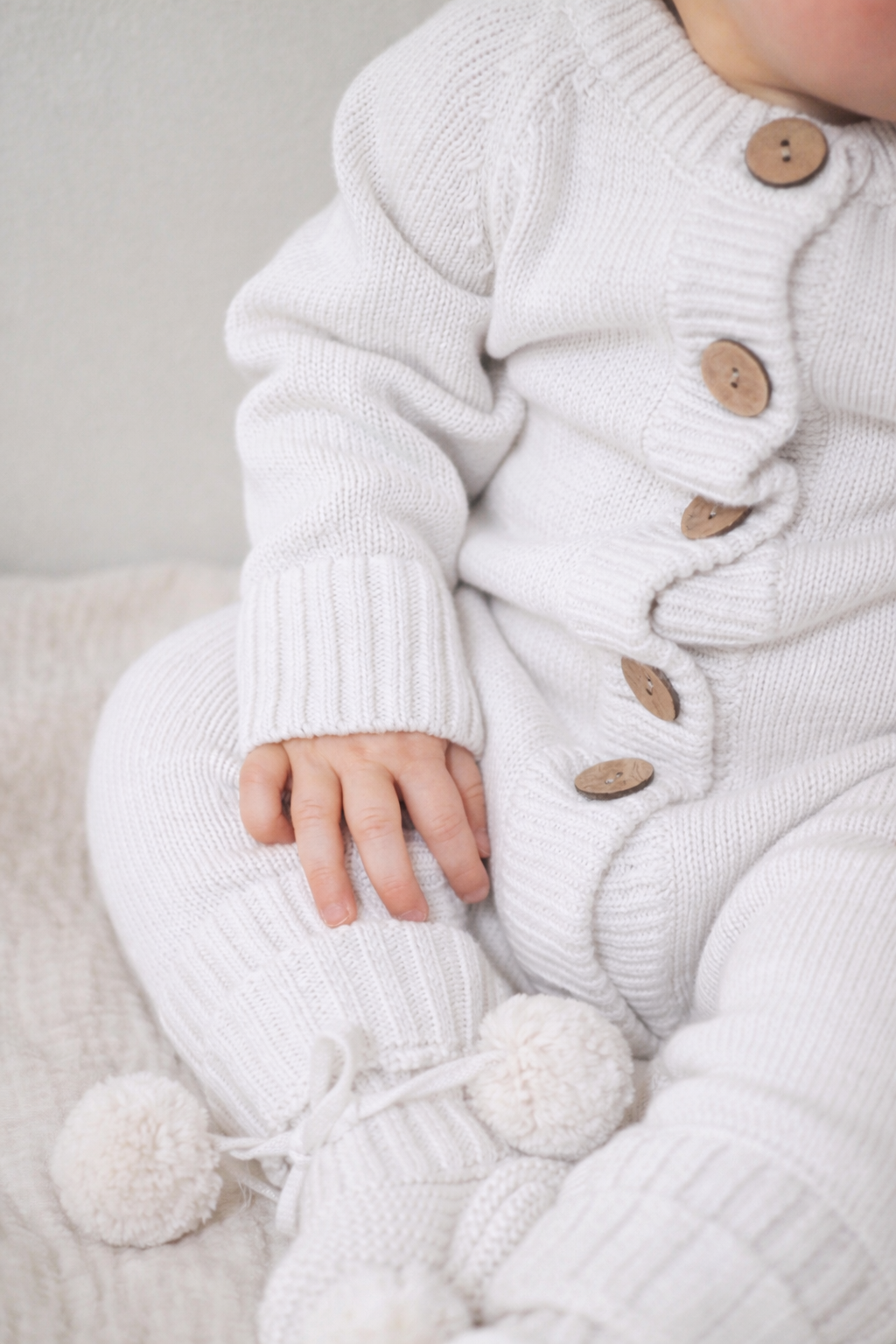 Swanie- vauvan neulehaalari