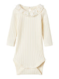 Name It -pitsireunainen body - Cloud Dancer