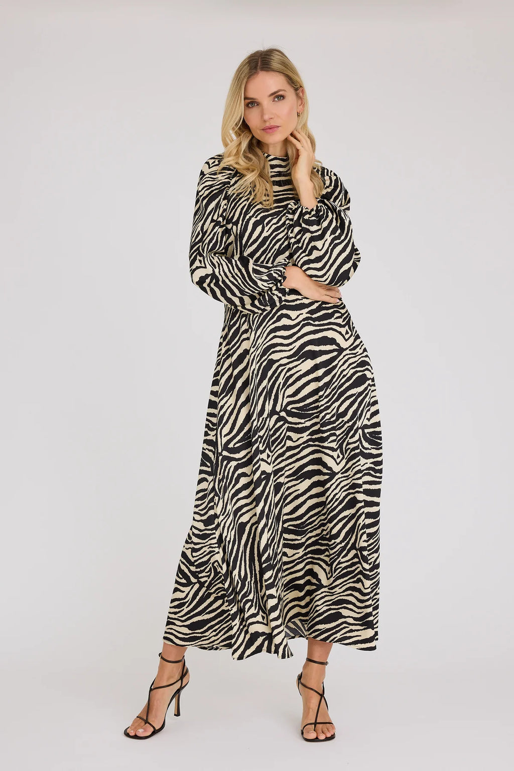 A-View Ferina Dress – Black / Off White