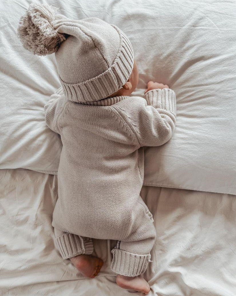 Swanie- vauvan neulehaalari