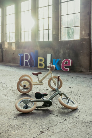 Potkupyörä - Trybike kahdella pyörällä-lila