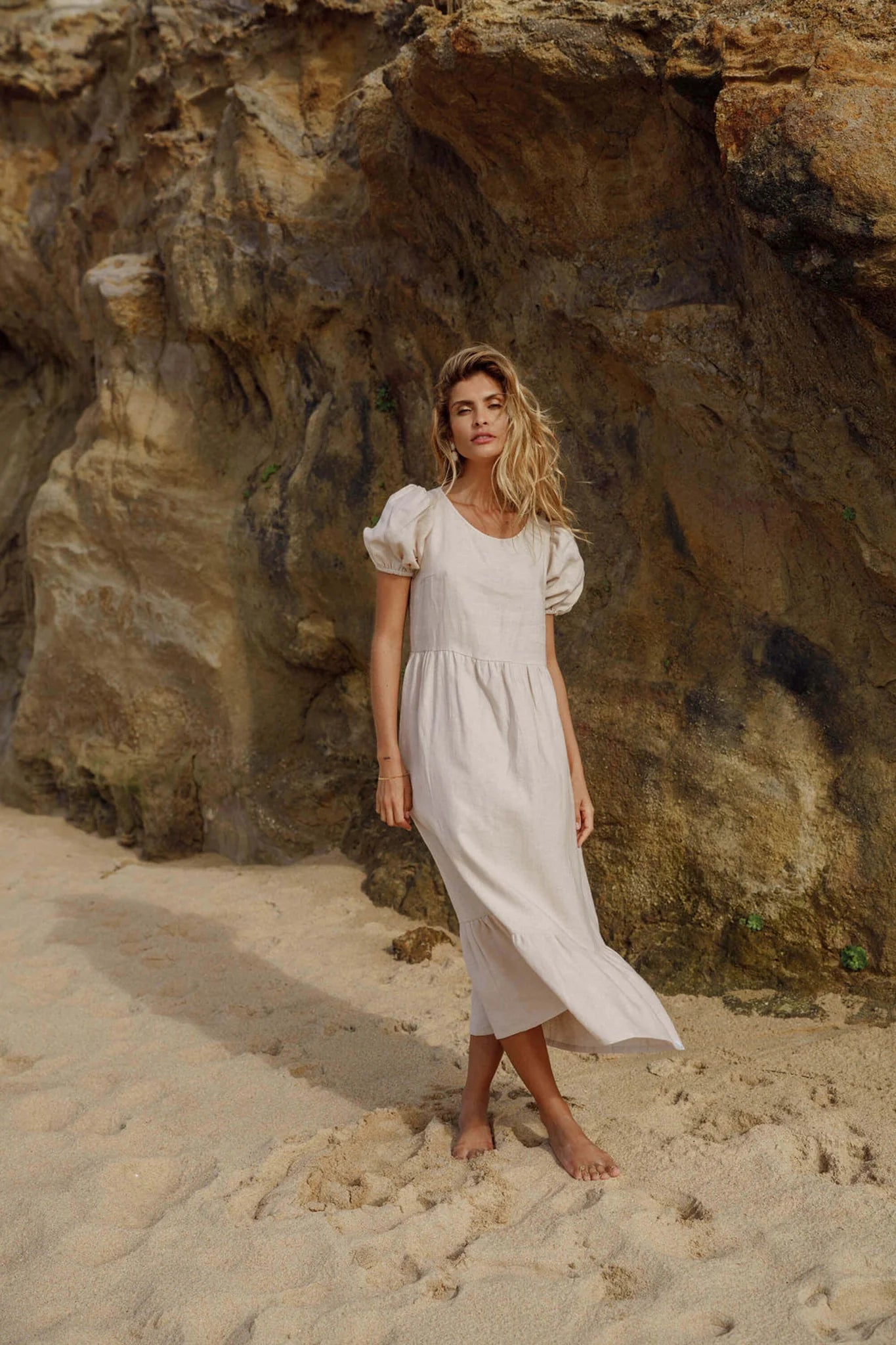 Nakoa -naisten pellavamekko.Astrid Dress, Sandshell