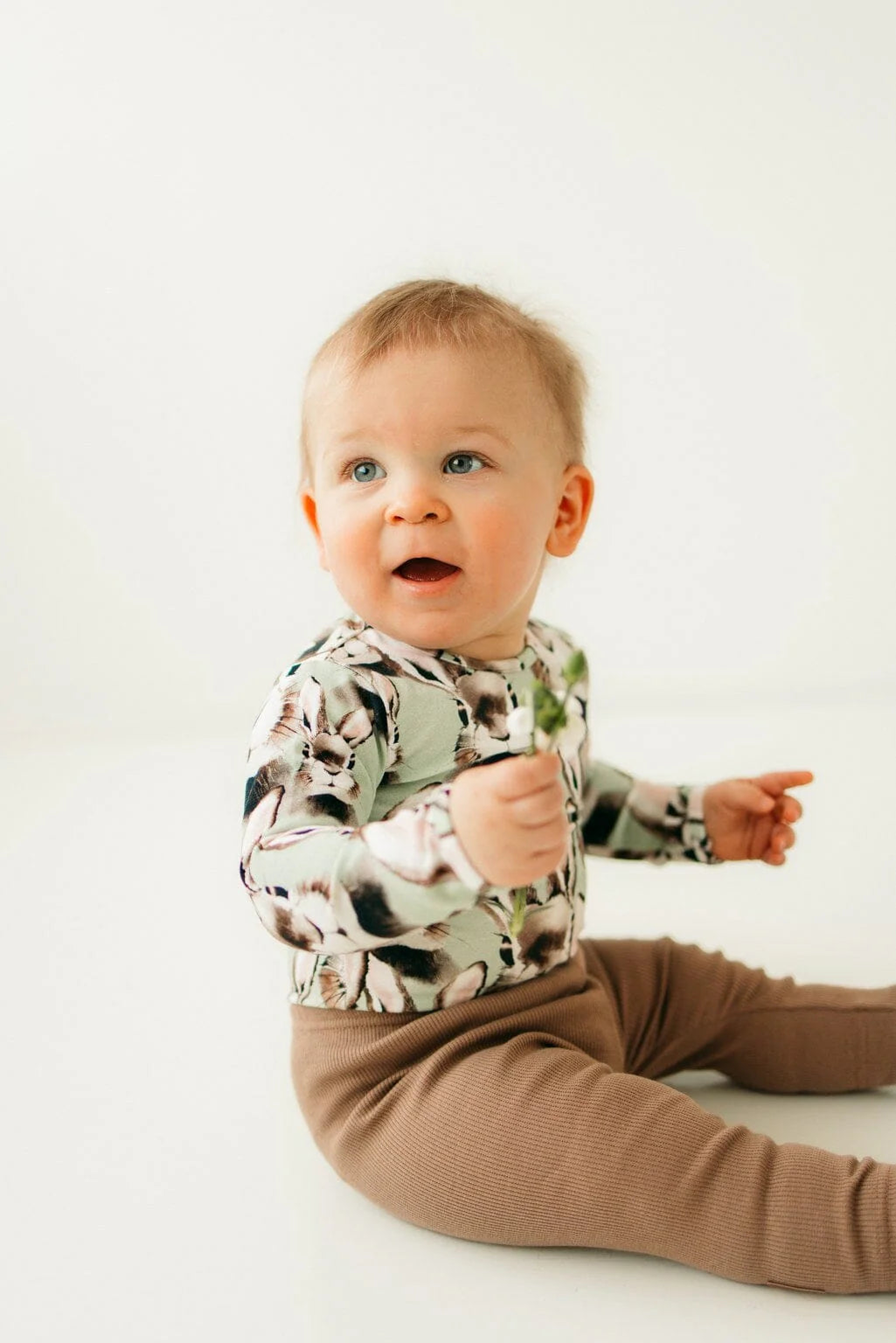 Metsola- Bunny Soft Green body