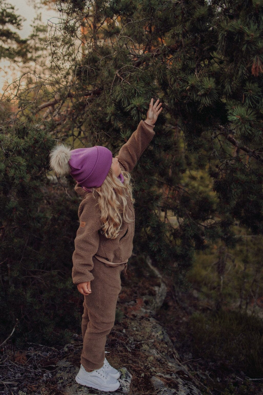 Metsola - Crystal Beanie Black .