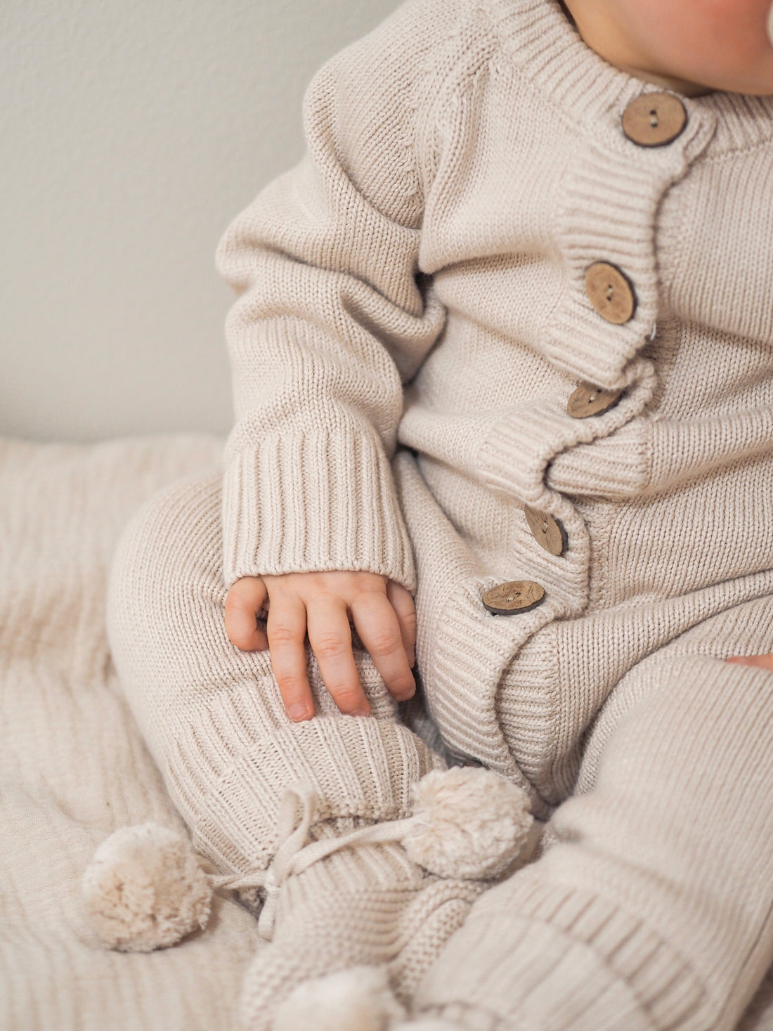 Swanie- vauvan neulehaalari