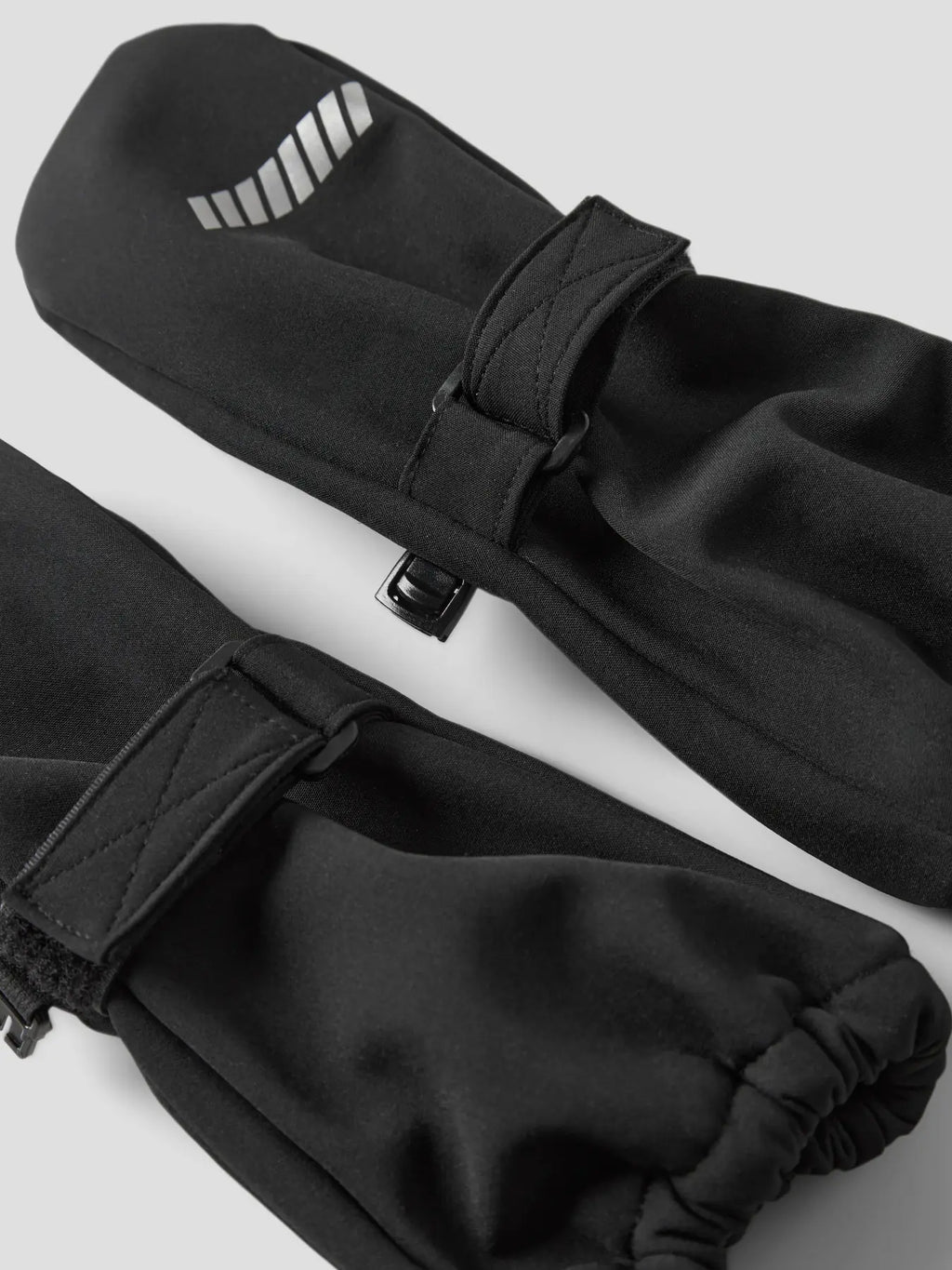 Pian saatavilla! Name It - softshell-hanskat lapselle