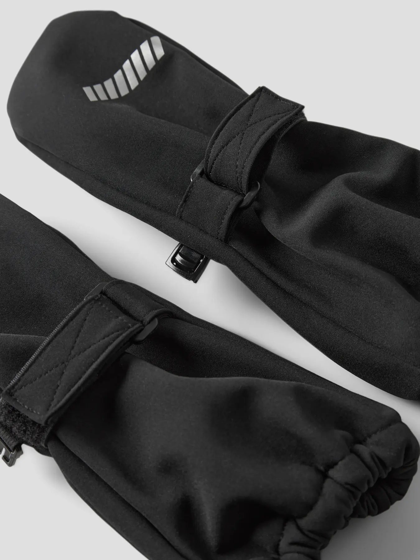 Pian saatavilla! Name It - softshell-hanskat lapselle