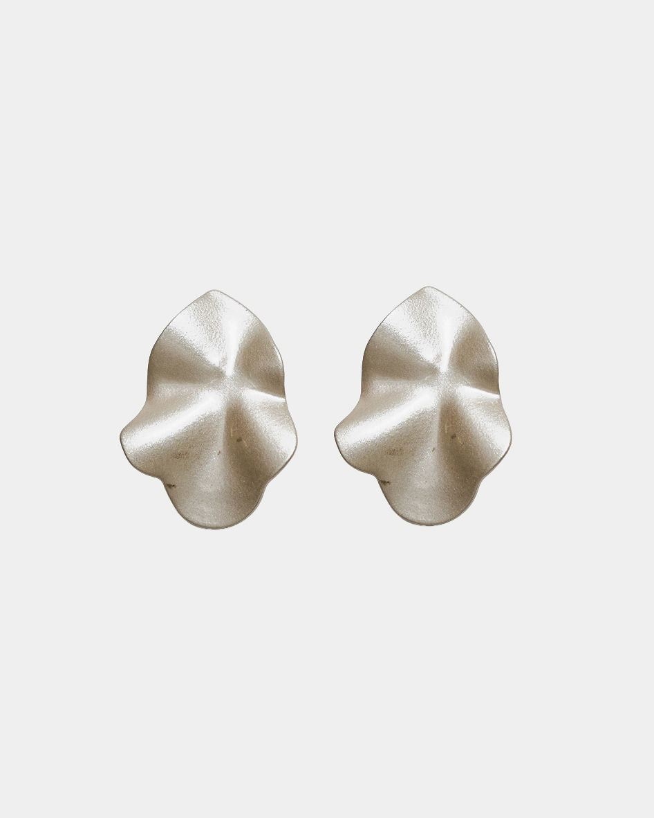 Lip Earrings Small Pearl White