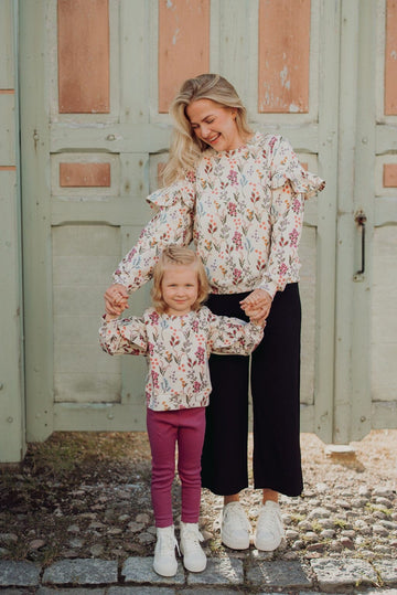 Metsola - Perfect Day Frill Sweater -Collegepaita | Creamy