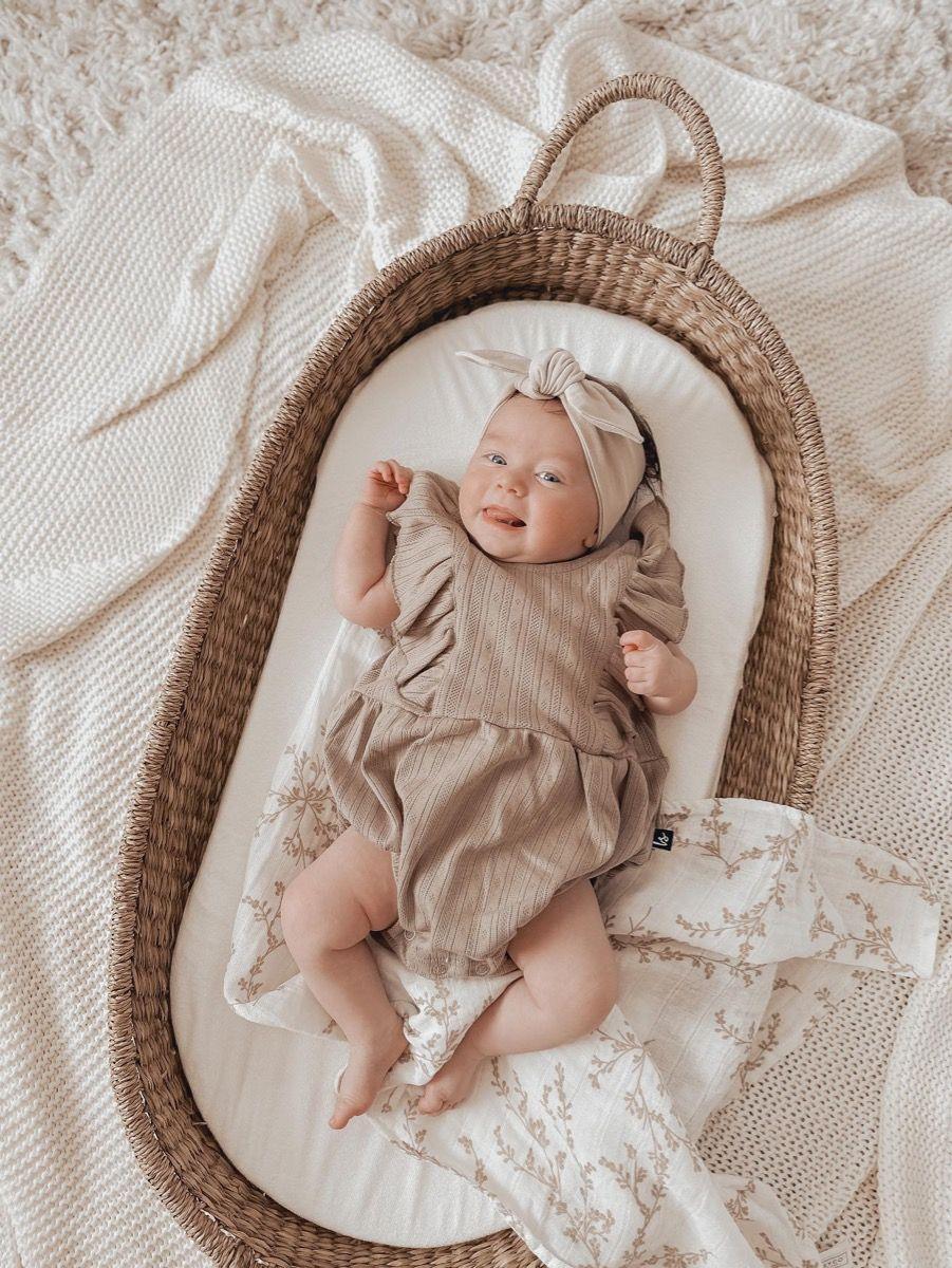 Babystyling - Summer ruffle playsuit pointelle - beige - Luna Living