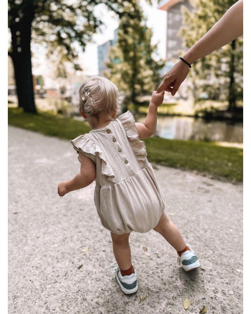 Babystyling - Summer ruffle playsuit pointelle - beige - Luna Living