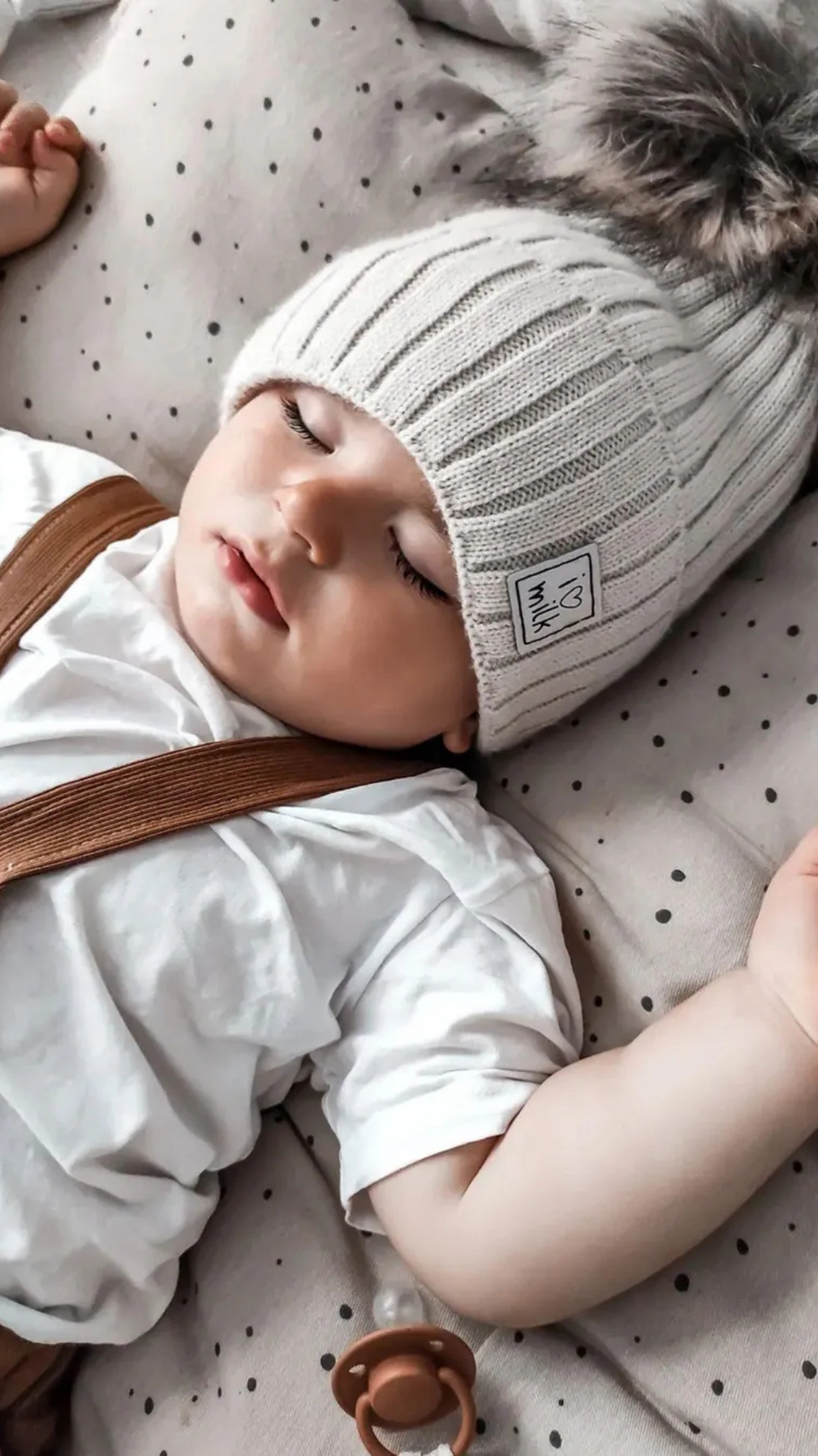 I Love Milk – Lasten talvipipo tupsuilla - beige