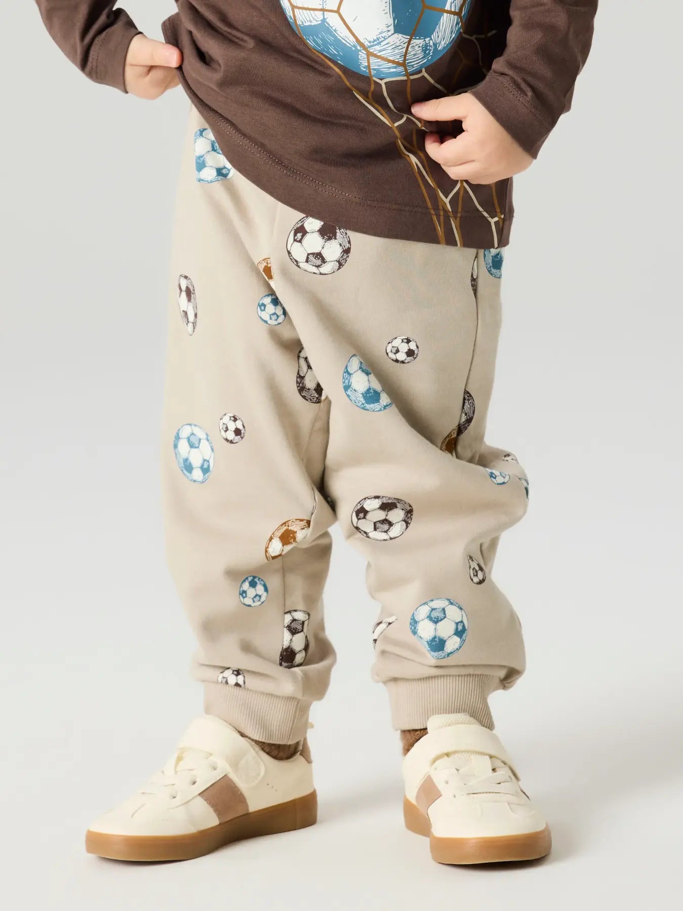 Name It -collegehousut, jalkapallo